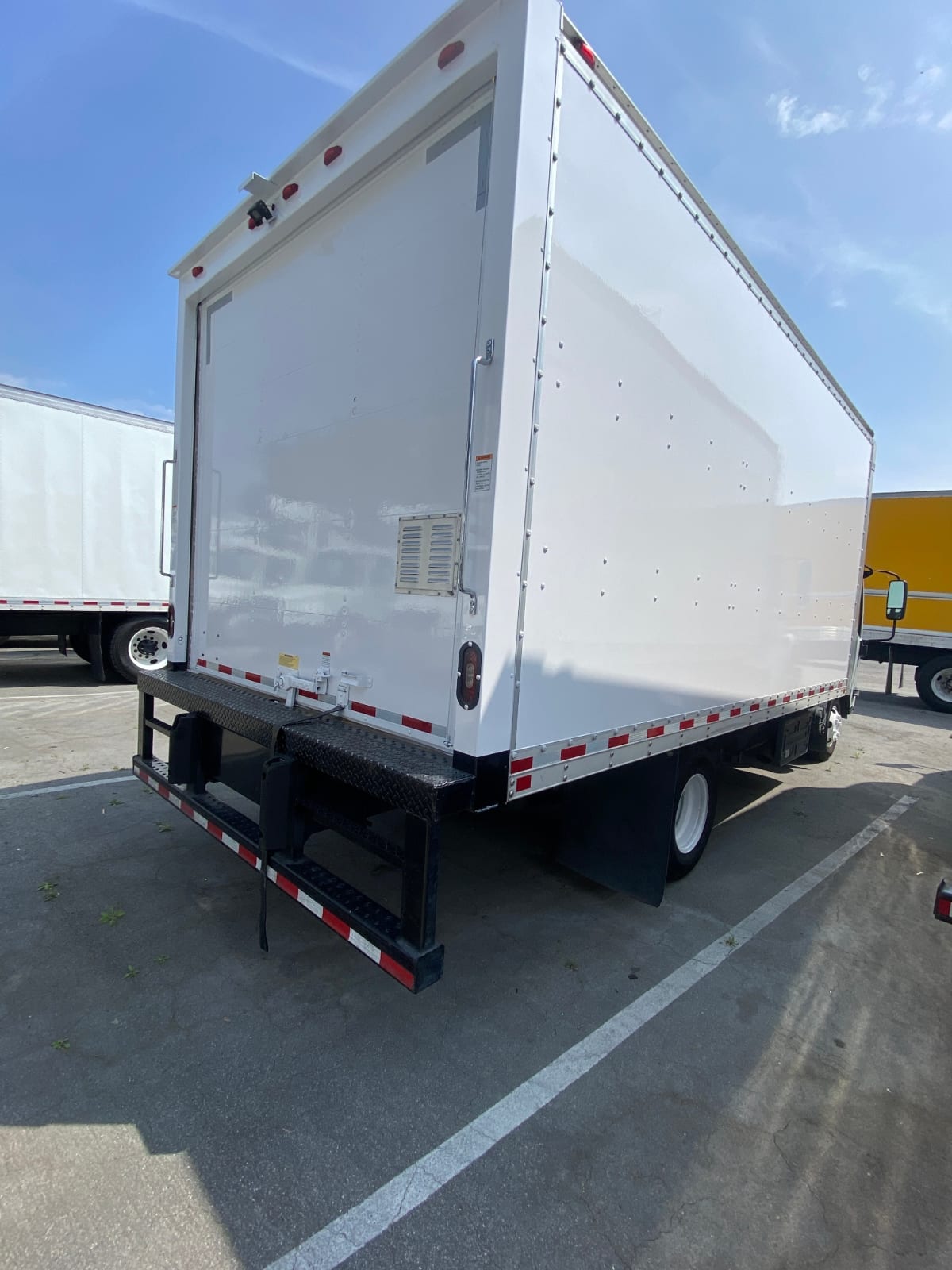 2019 Isuzu NPR 864374