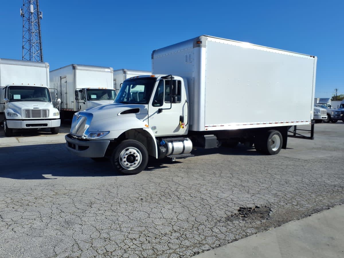 2019 Navistar International 4300 LP 864381 2019 Navistar International 4300 LP 864381