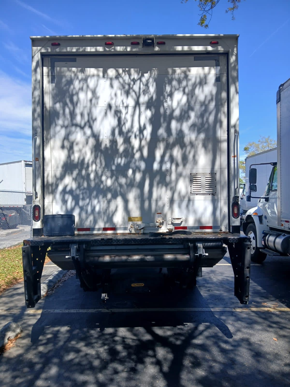 2019 Navistar International 4300 864386