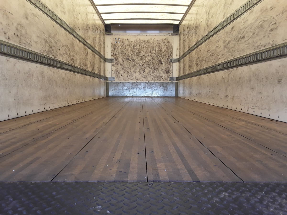 2019 Navistar International 4300 864389