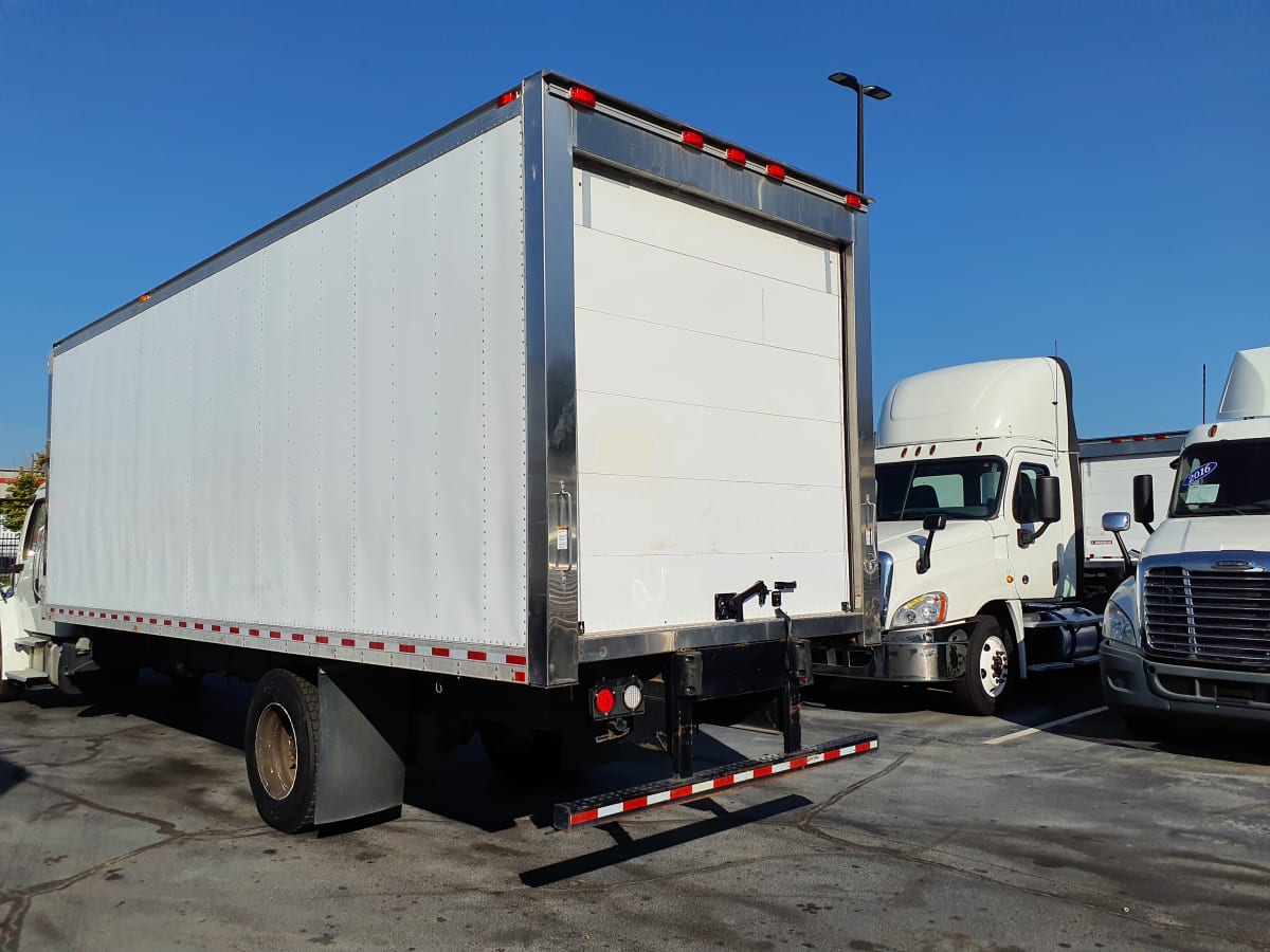 2019 Freightliner/Mercedes M2 106 864955