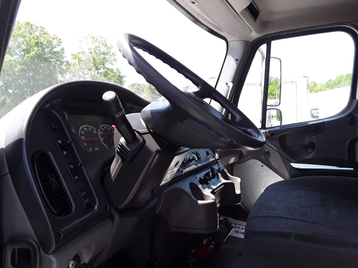 2019 Freightliner/Mercedes M2 106 864958