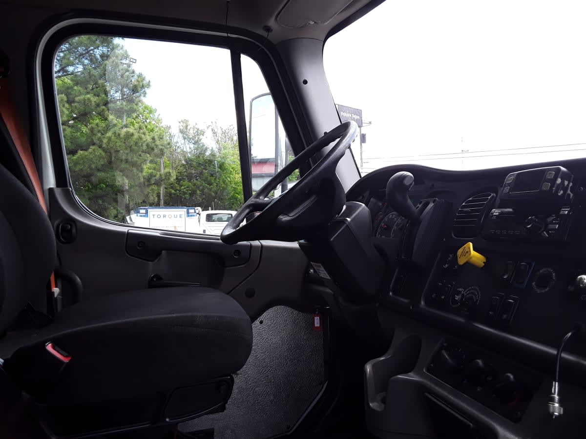 2019 Freightliner/Mercedes M2 106 864958