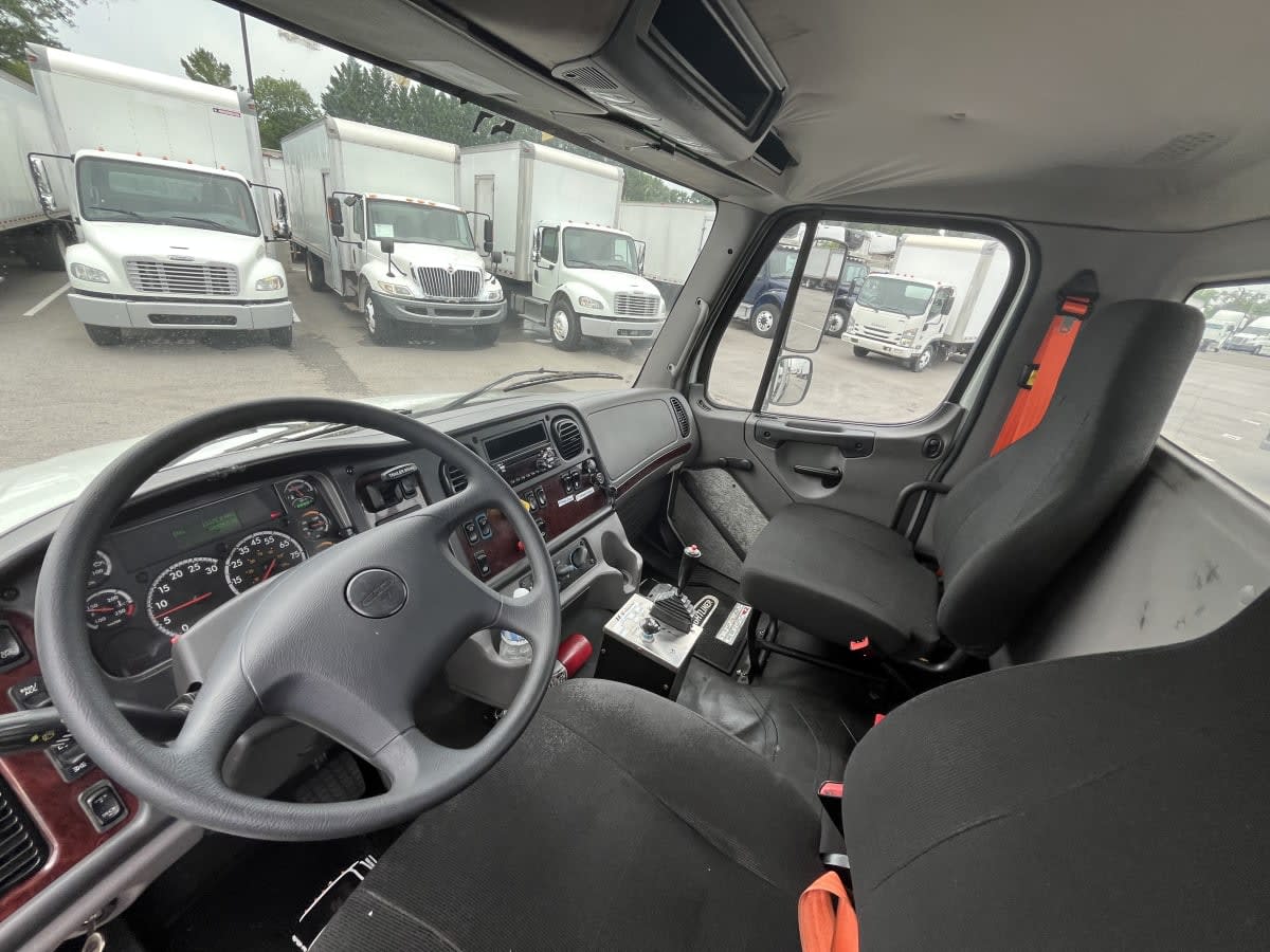 2019 Freightliner M2 106 in Beltsville, MD — photo 7