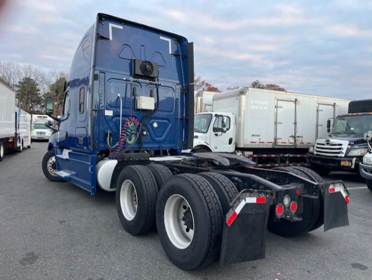 2020 Freightliner - image 6