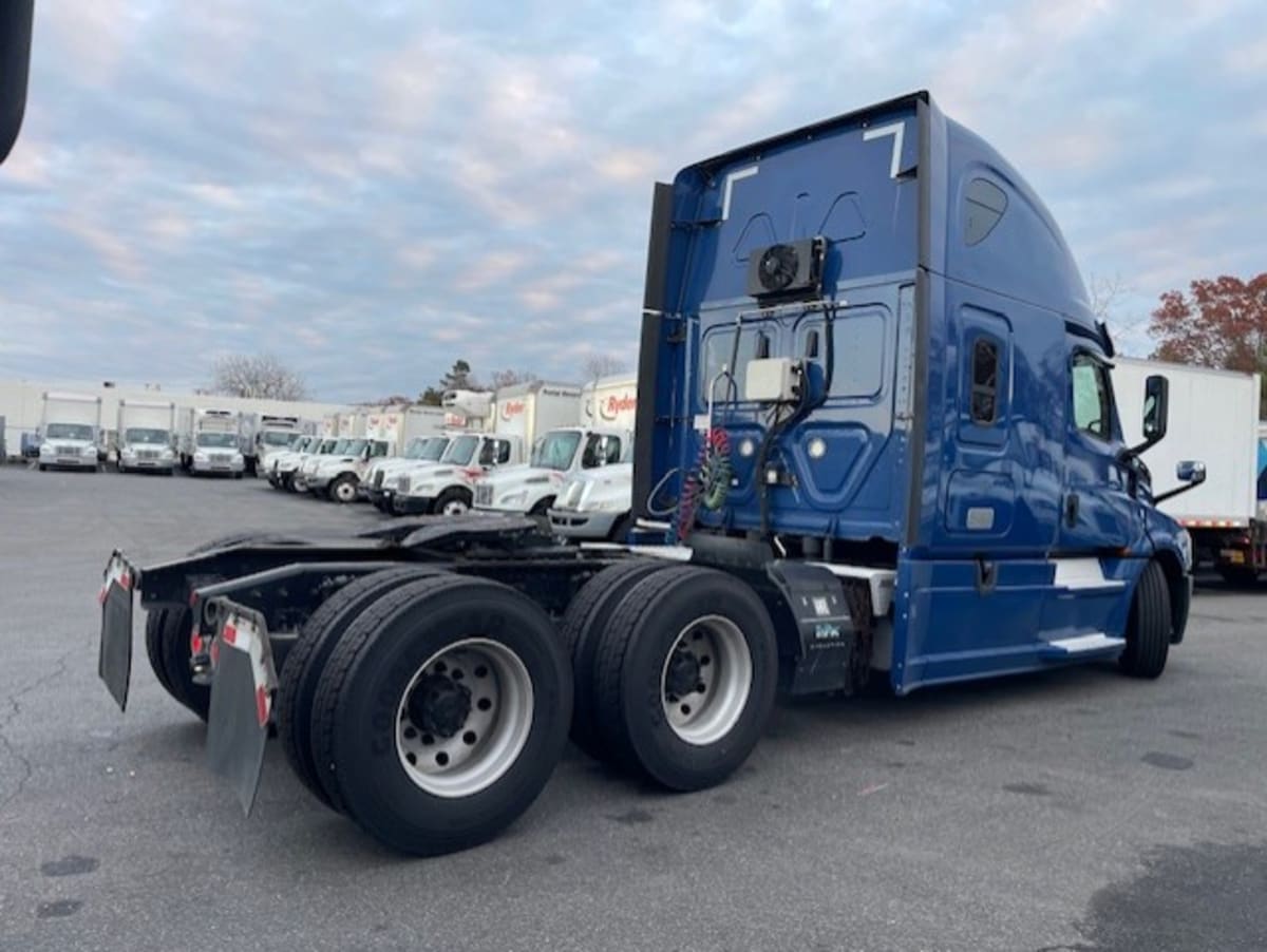 2020 Freightliner - image 4