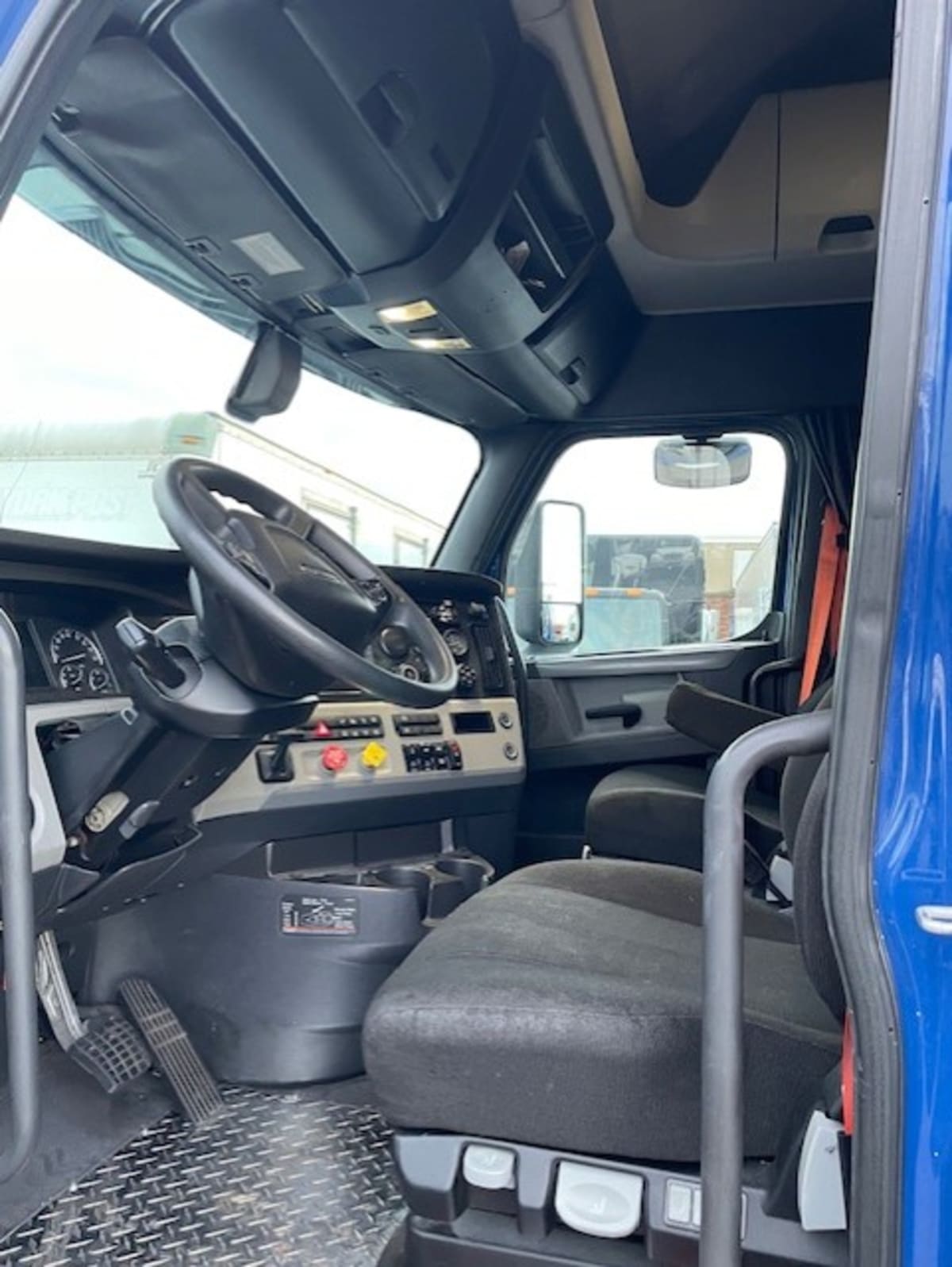 2020 Freightliner - image 7