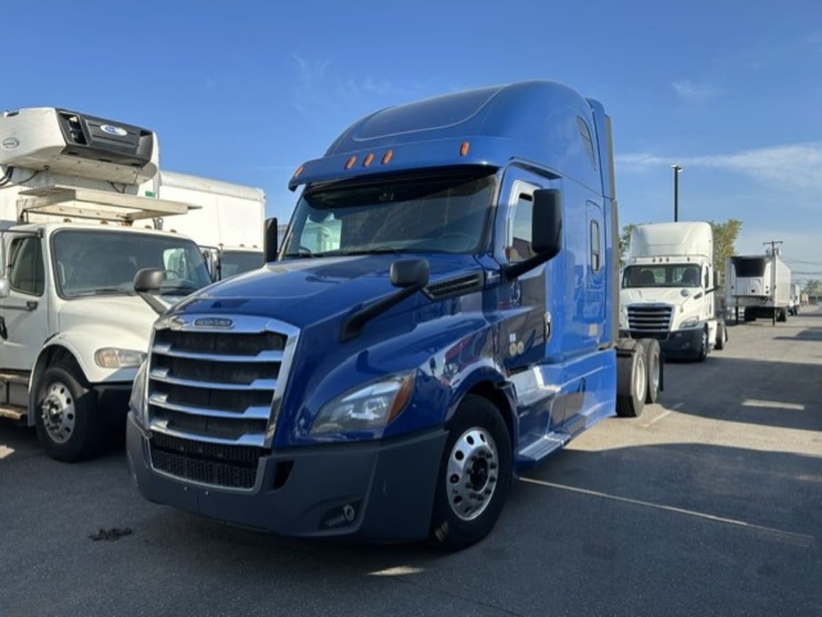 2019 Freightliner Cascadia in Farmingdale, NY
