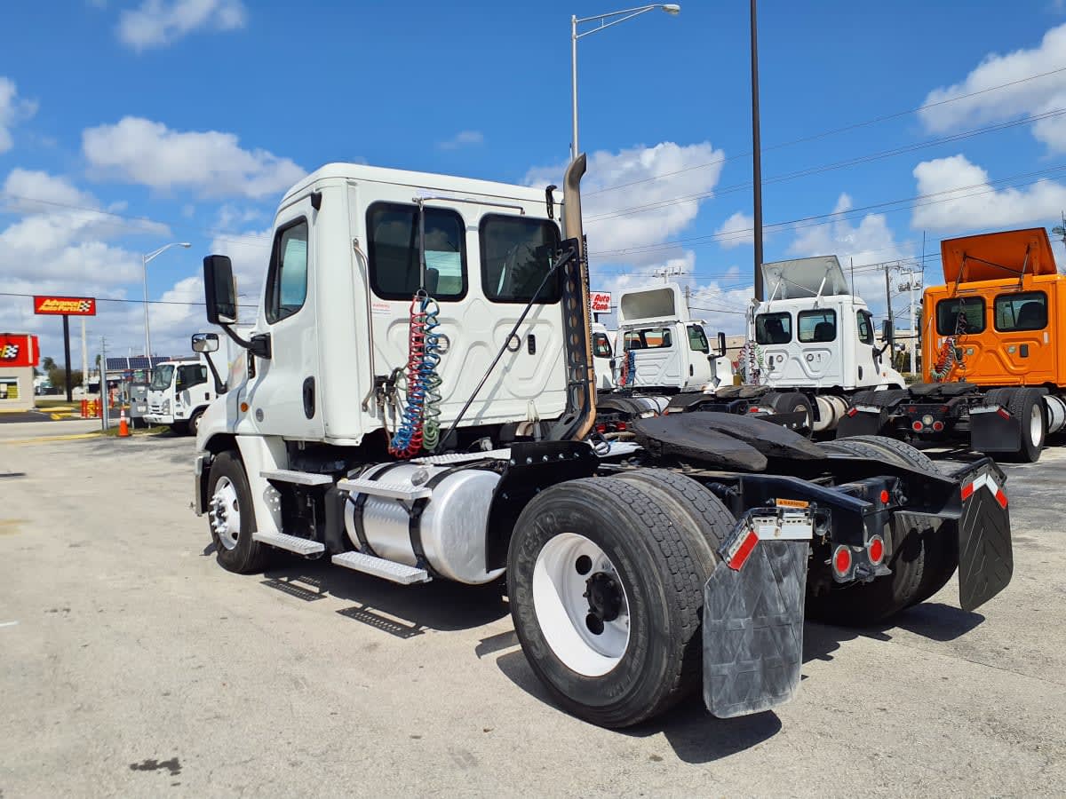 2019 Freightliner - image 6
