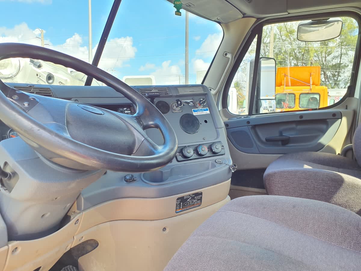 2019 Freightliner - image 7