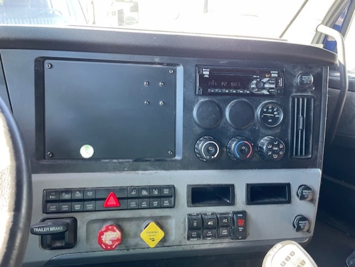 2020 Freightliner - image 11