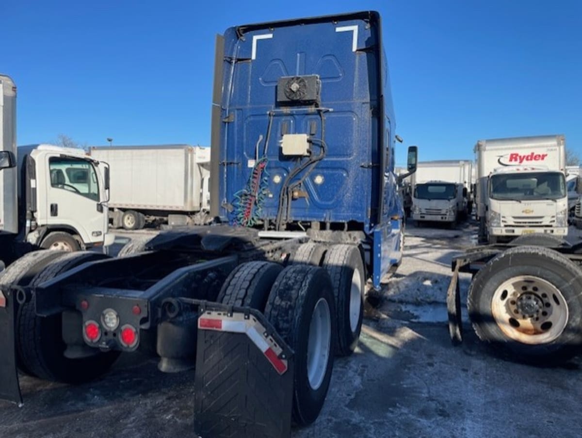 2020 Freightliner - image 4