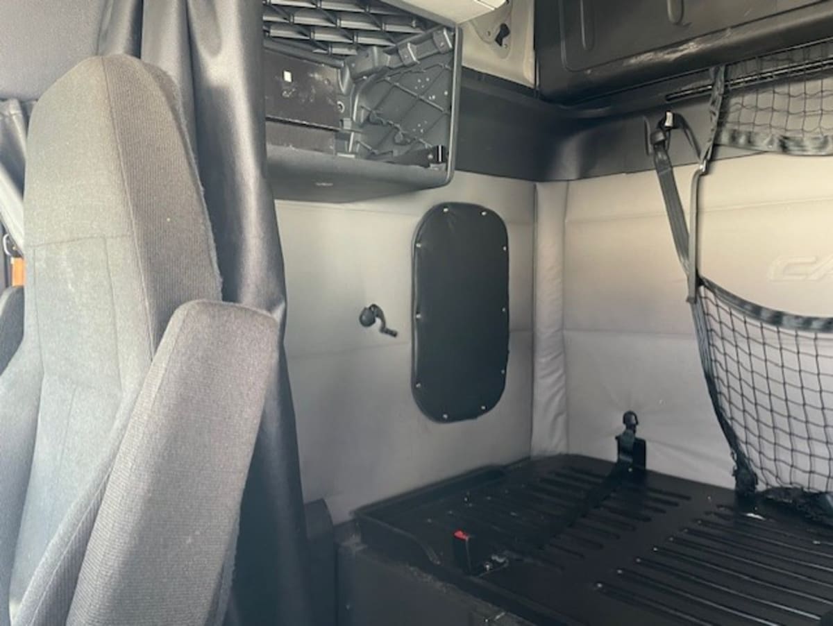 2020 Freightliner - image 14