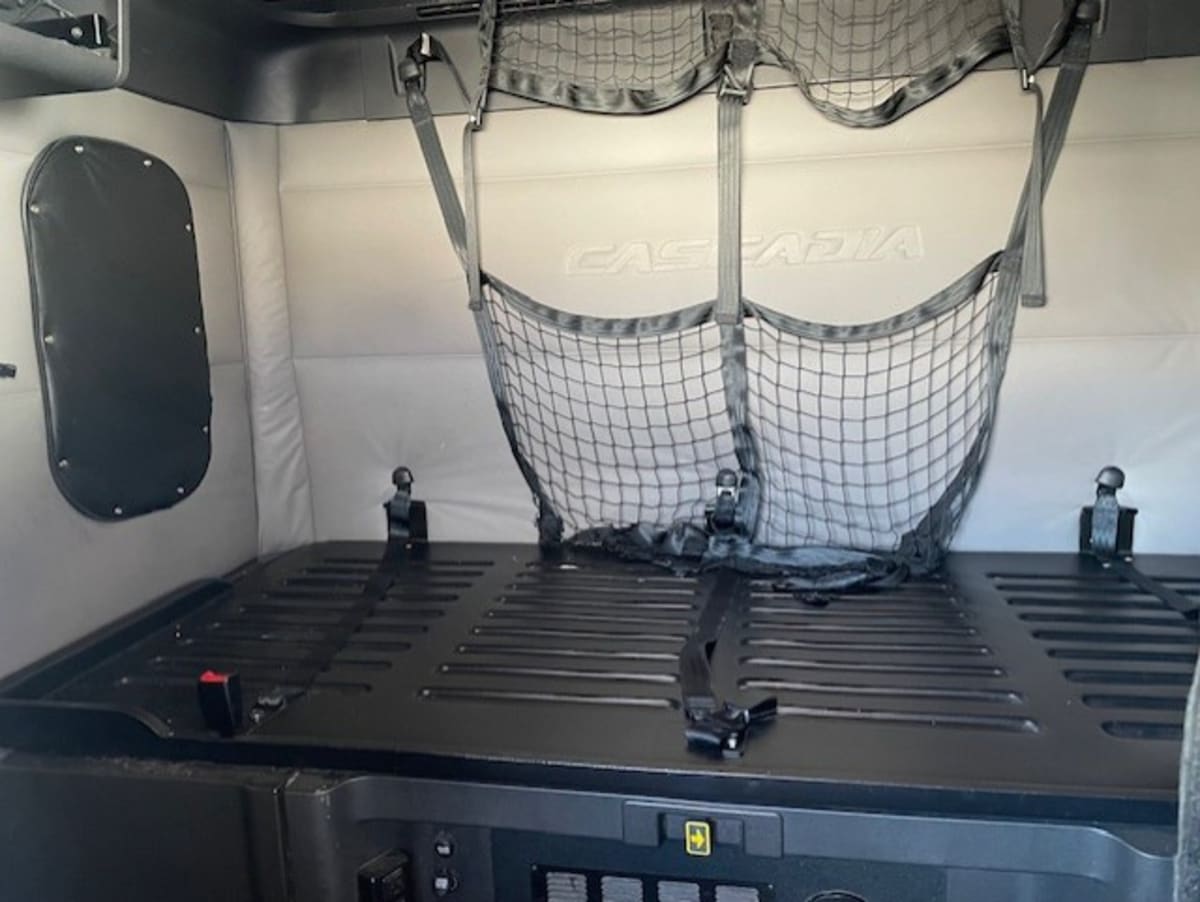 2020 Freightliner - image 8