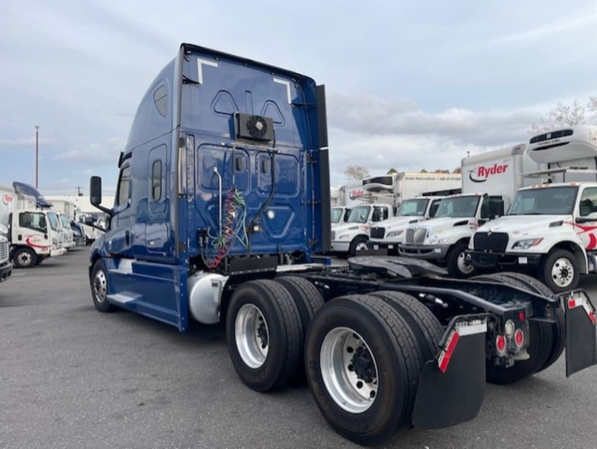 2020 Freightliner - image 11
