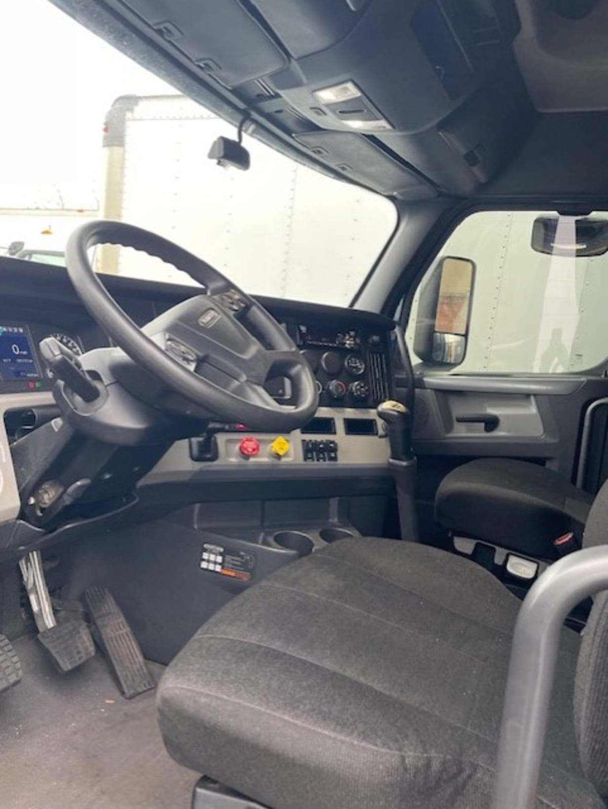 2020 Freightliner - image 13