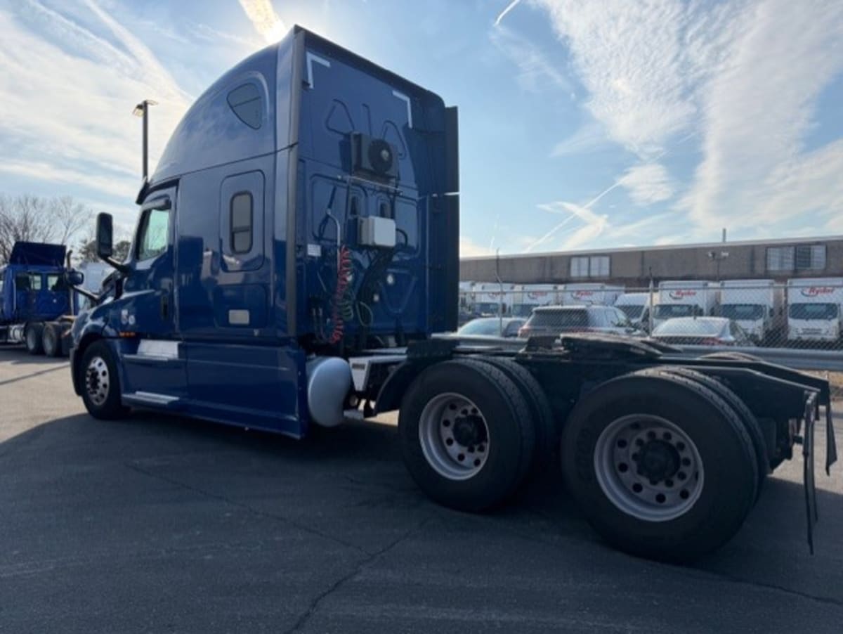 2020 Freightliner - image 6