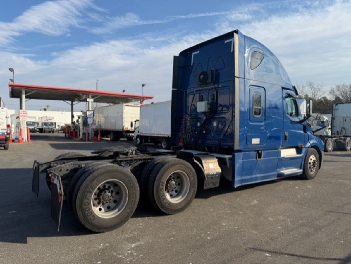 2020 Freightliner - image 4