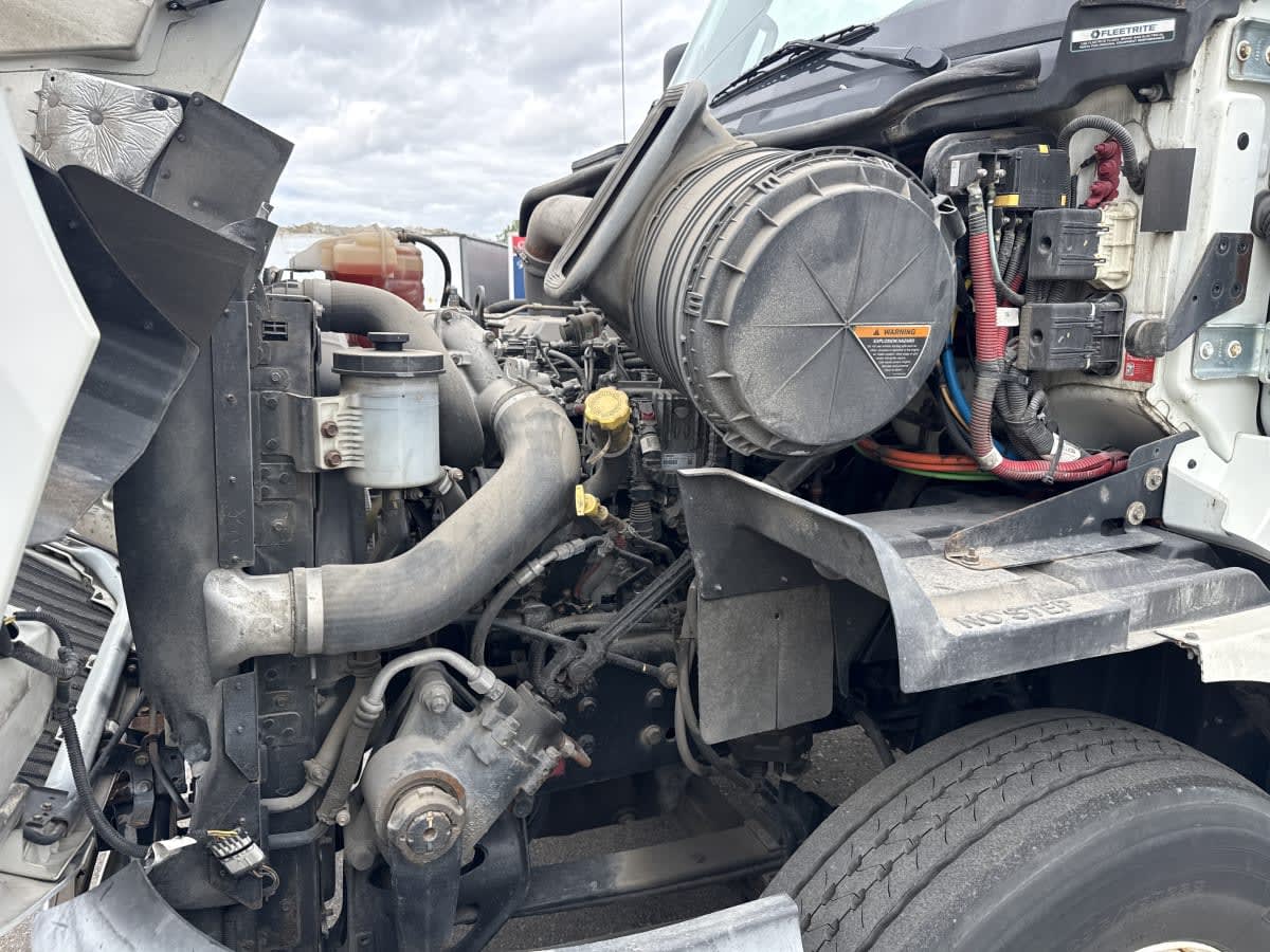 2019 International RH in Taylor, MI — photo 8