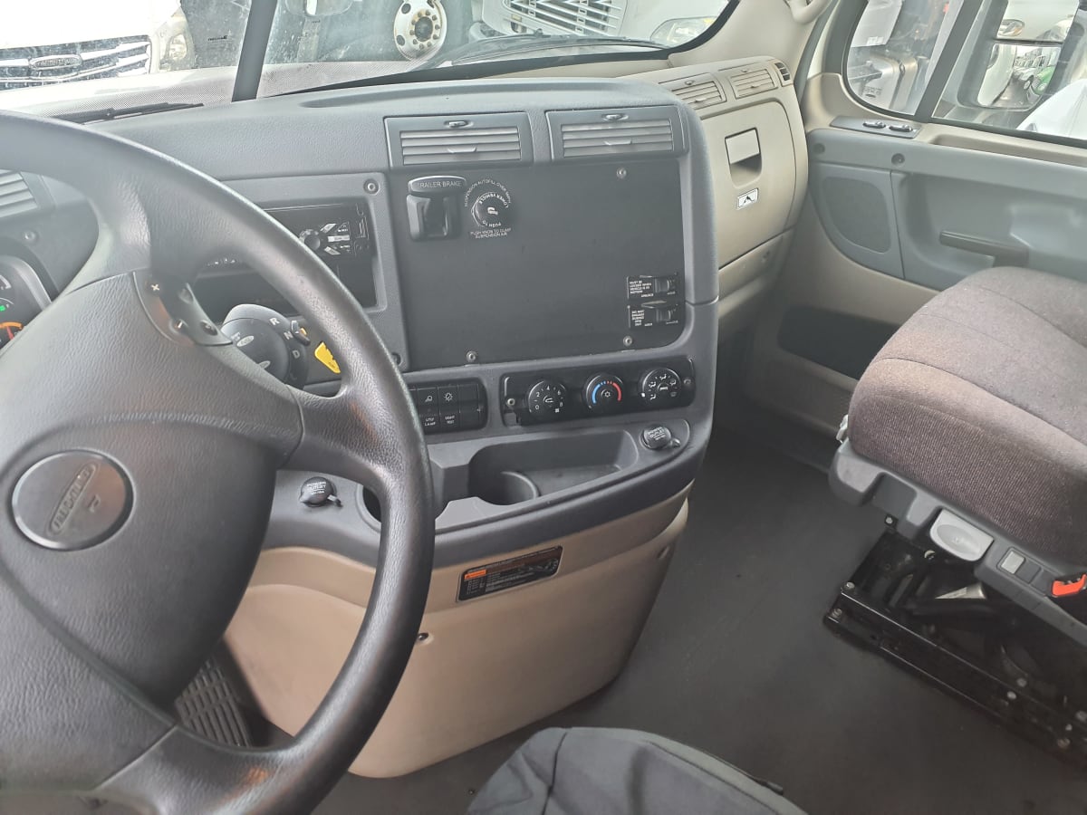 2019 Freightliner/Mercedes CASCADIA 125 865212