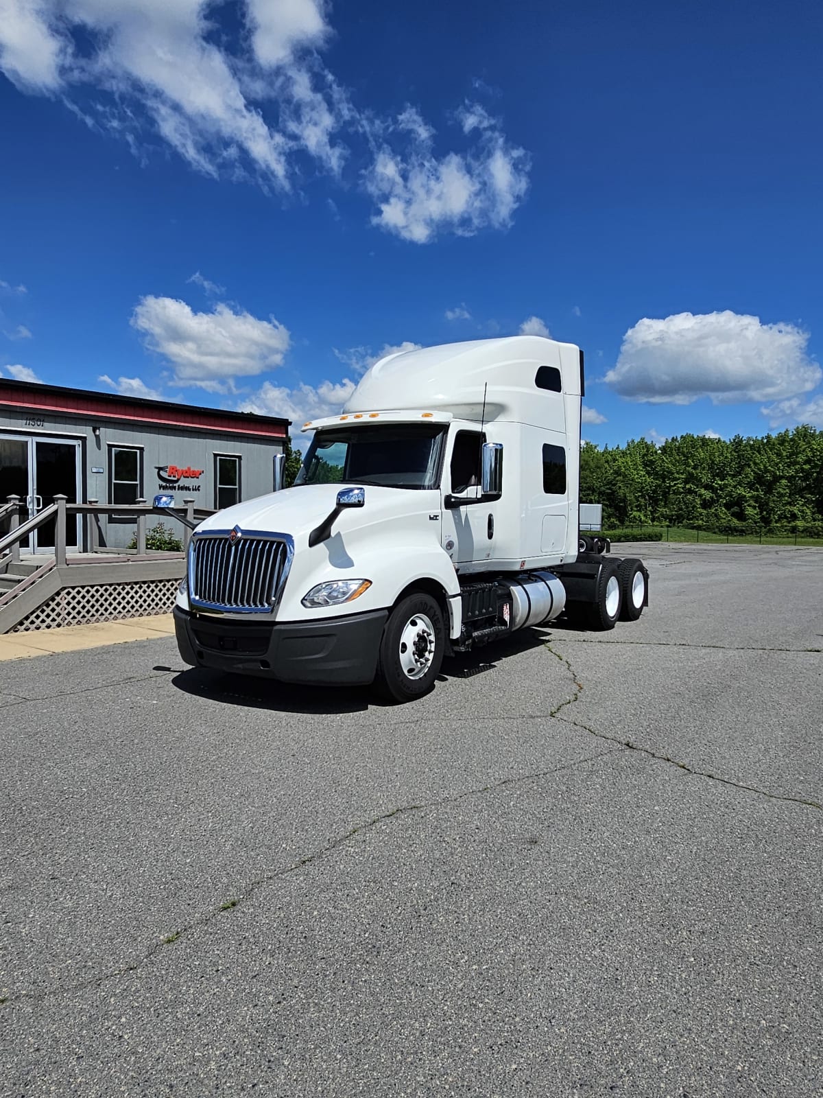 2019 Navistar International LT625 SLPR CAB 865221