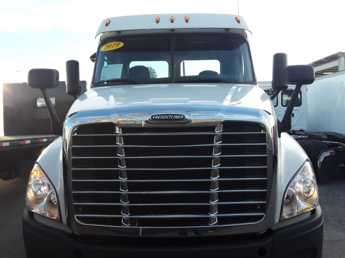 2019 Freightliner - image 2