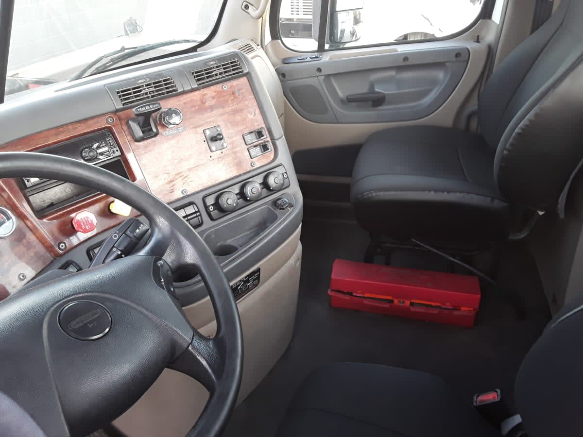 2019 Freightliner - image 7