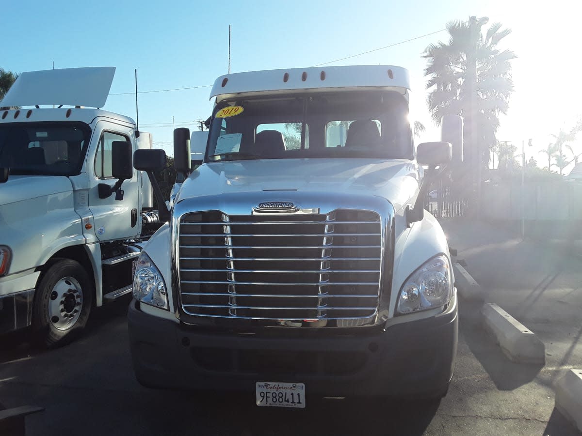 2019 Freightliner - image 2