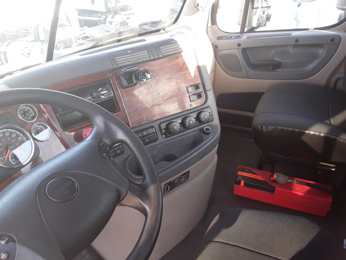2019 Freightliner - image 7