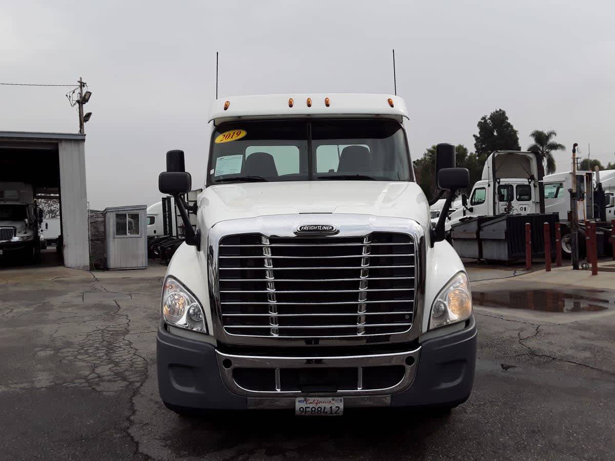 2019 Freightliner - image 2