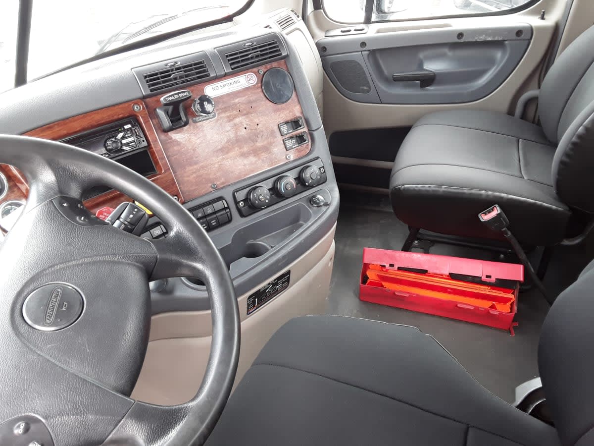 2019 Freightliner - image 7