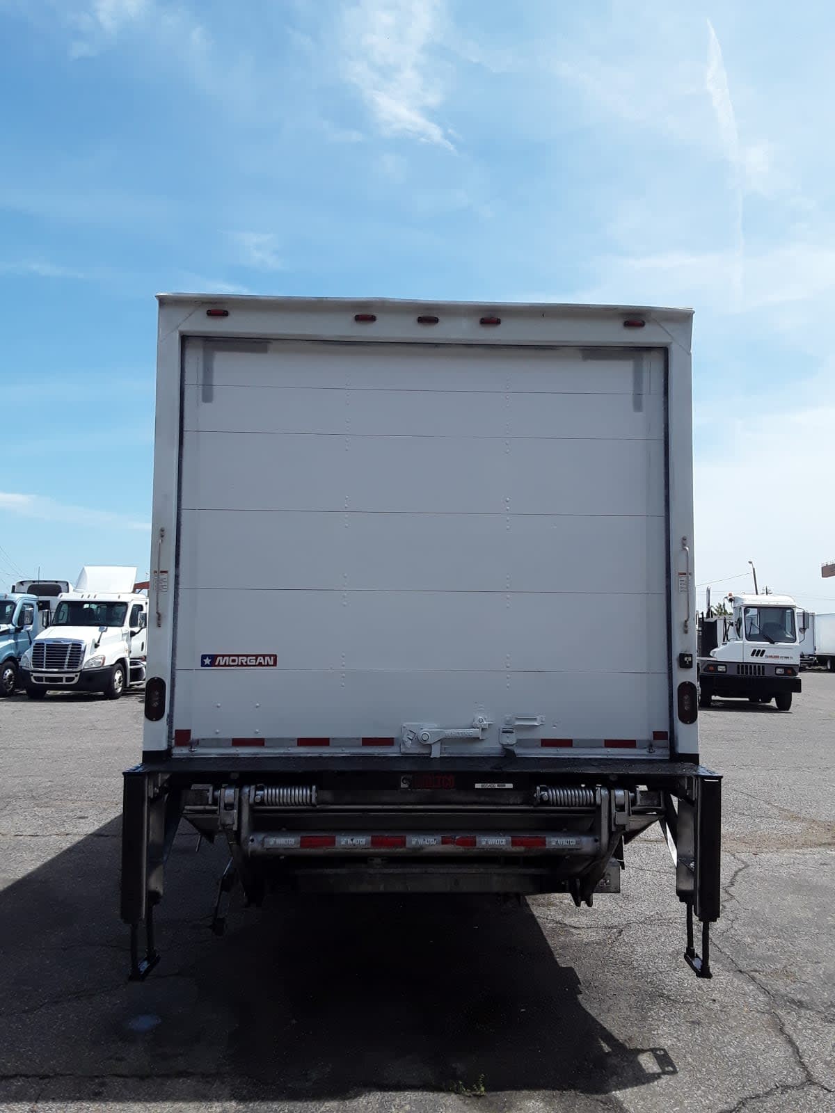 2019 Freightliner M2 106 865400