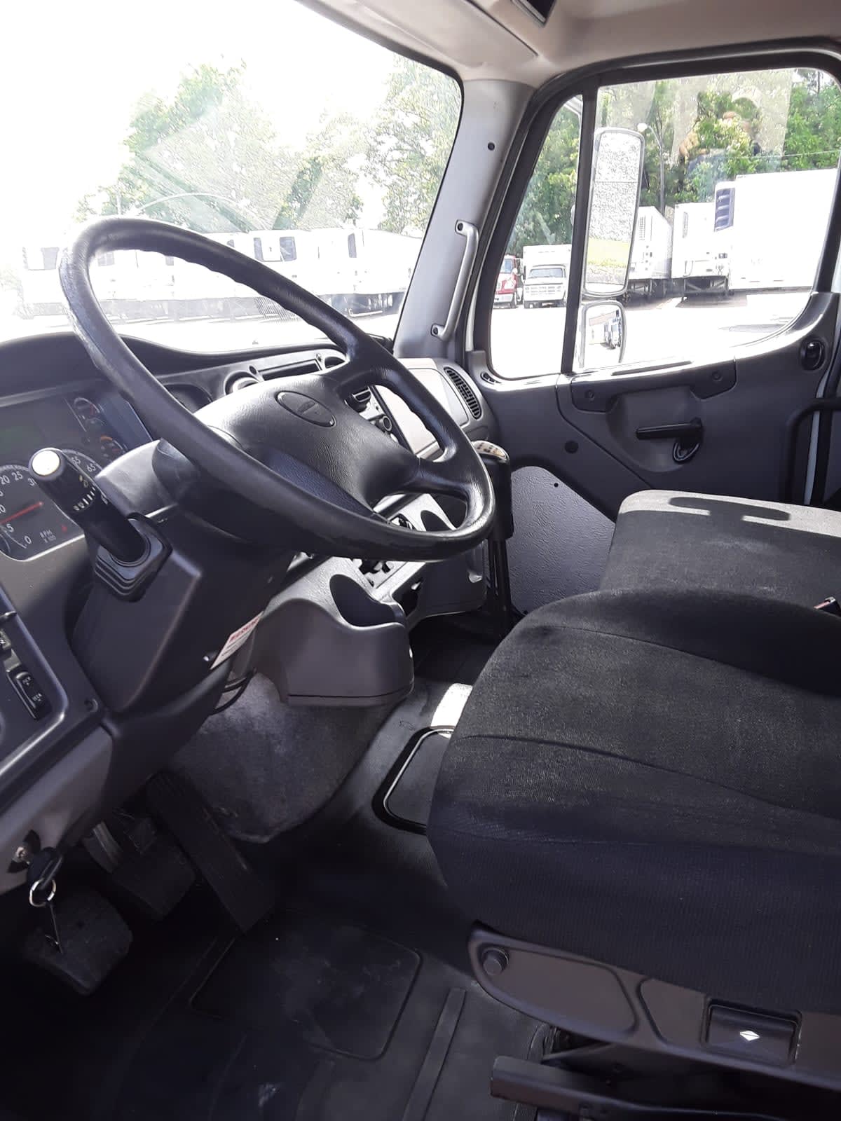 2019 Freightliner M2 106 865400