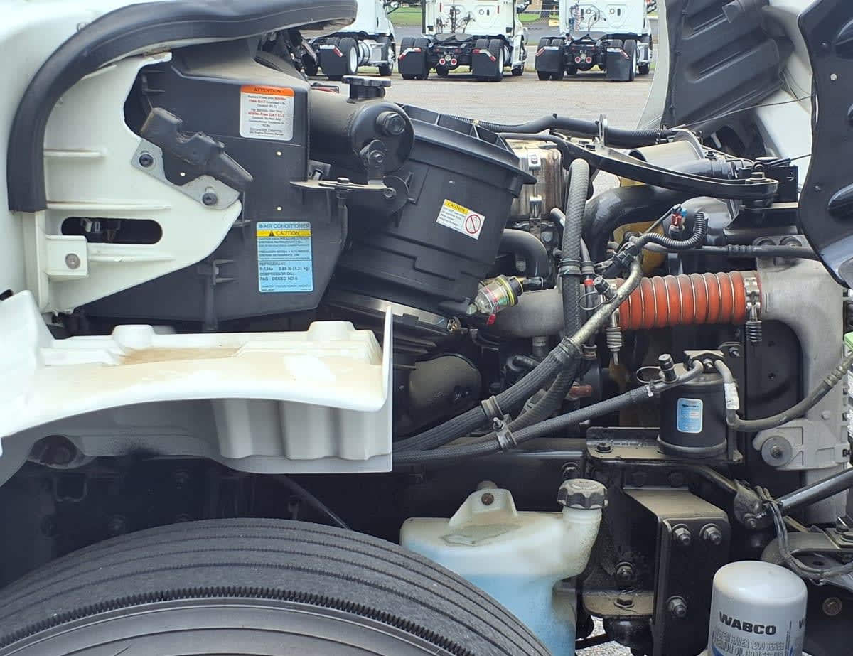 2019 Freightliner M2 106 865402