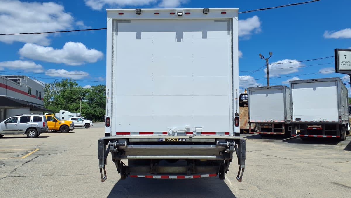 2019 Freightliner/Mercedes M2 106 866097