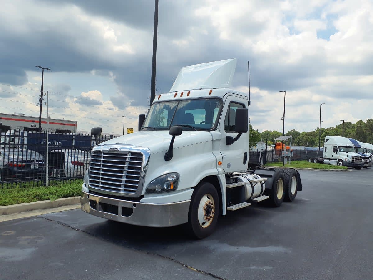 2019 Freightliner Cascadia in Atlanta, GA — photo 3