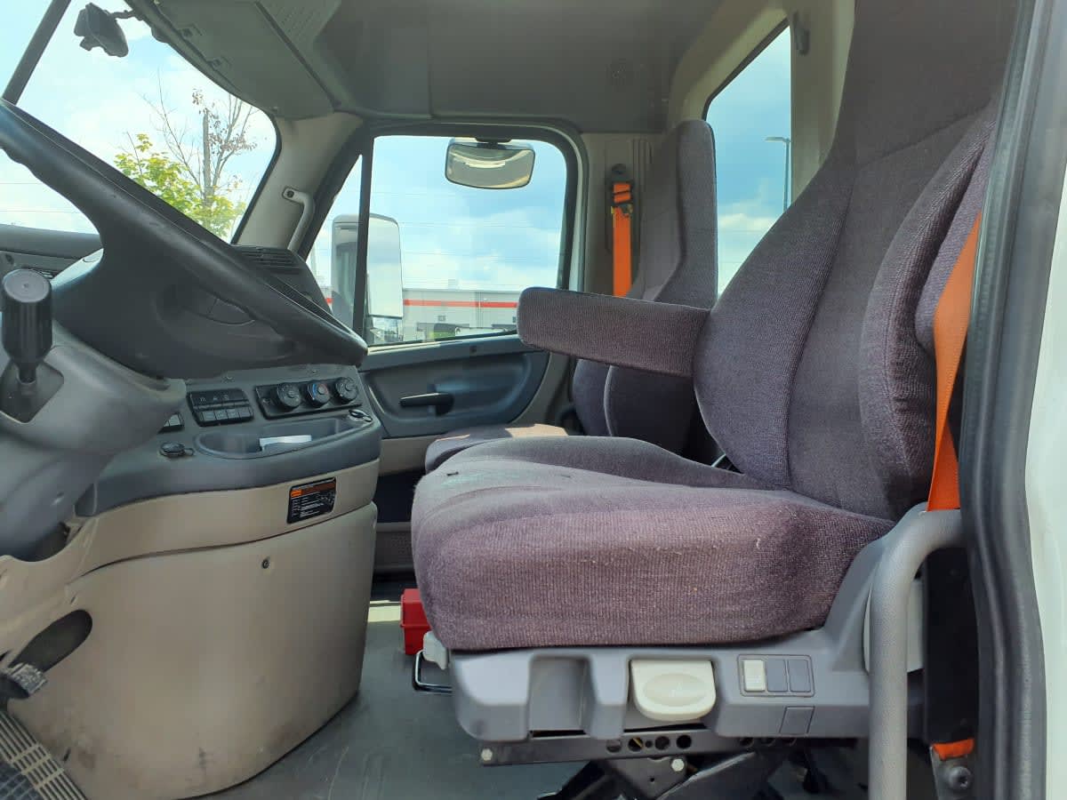 2019 Freightliner Cascadia in Atlanta, GA — photo 7