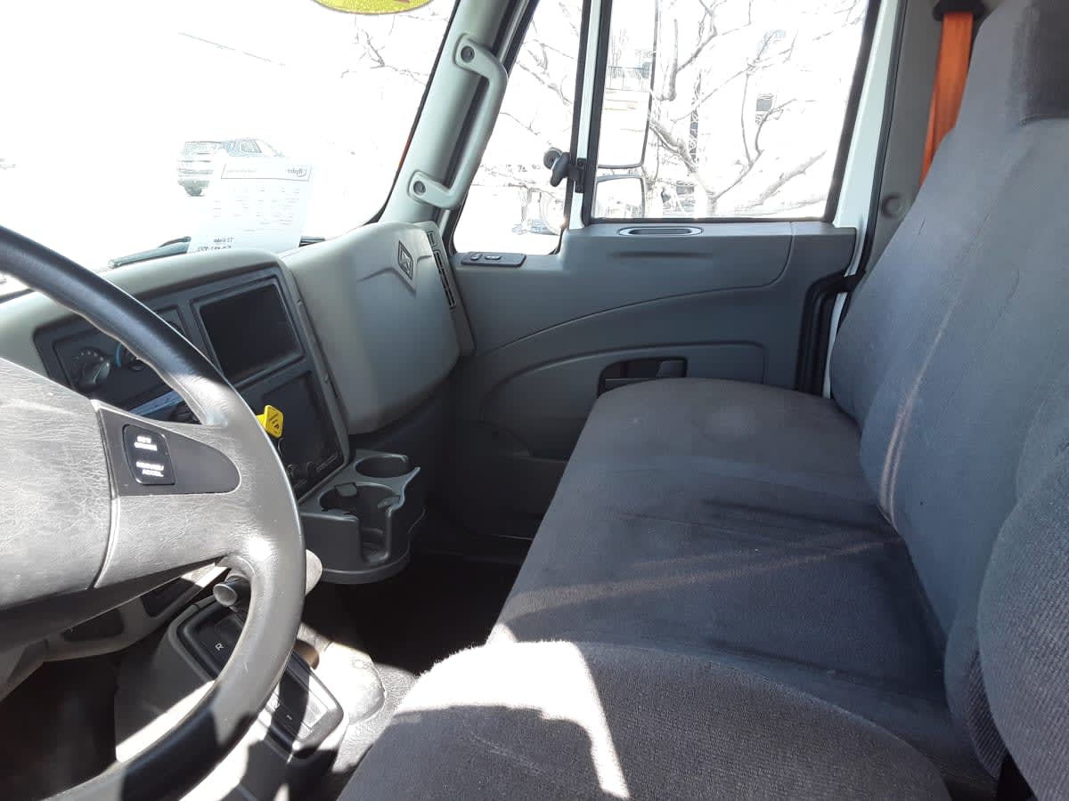 2019 Navistar International 4300 866230