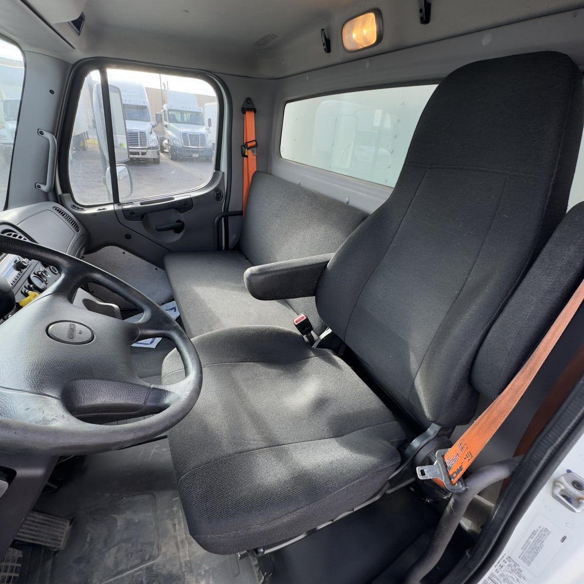 2019 Freightliner/Mercedes M2 106 866459