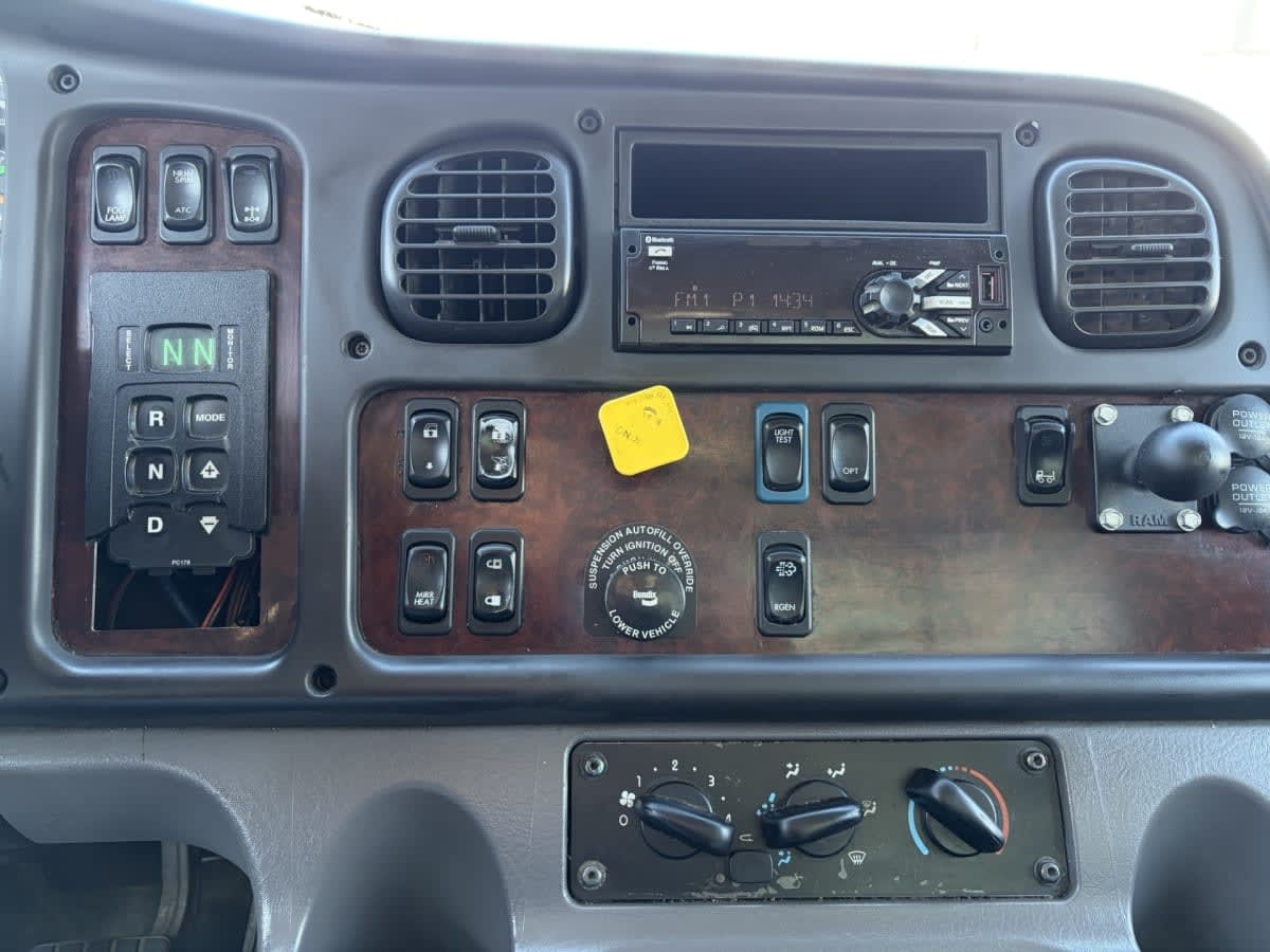 2019 Freightliner/Mercedes M2 106 866638