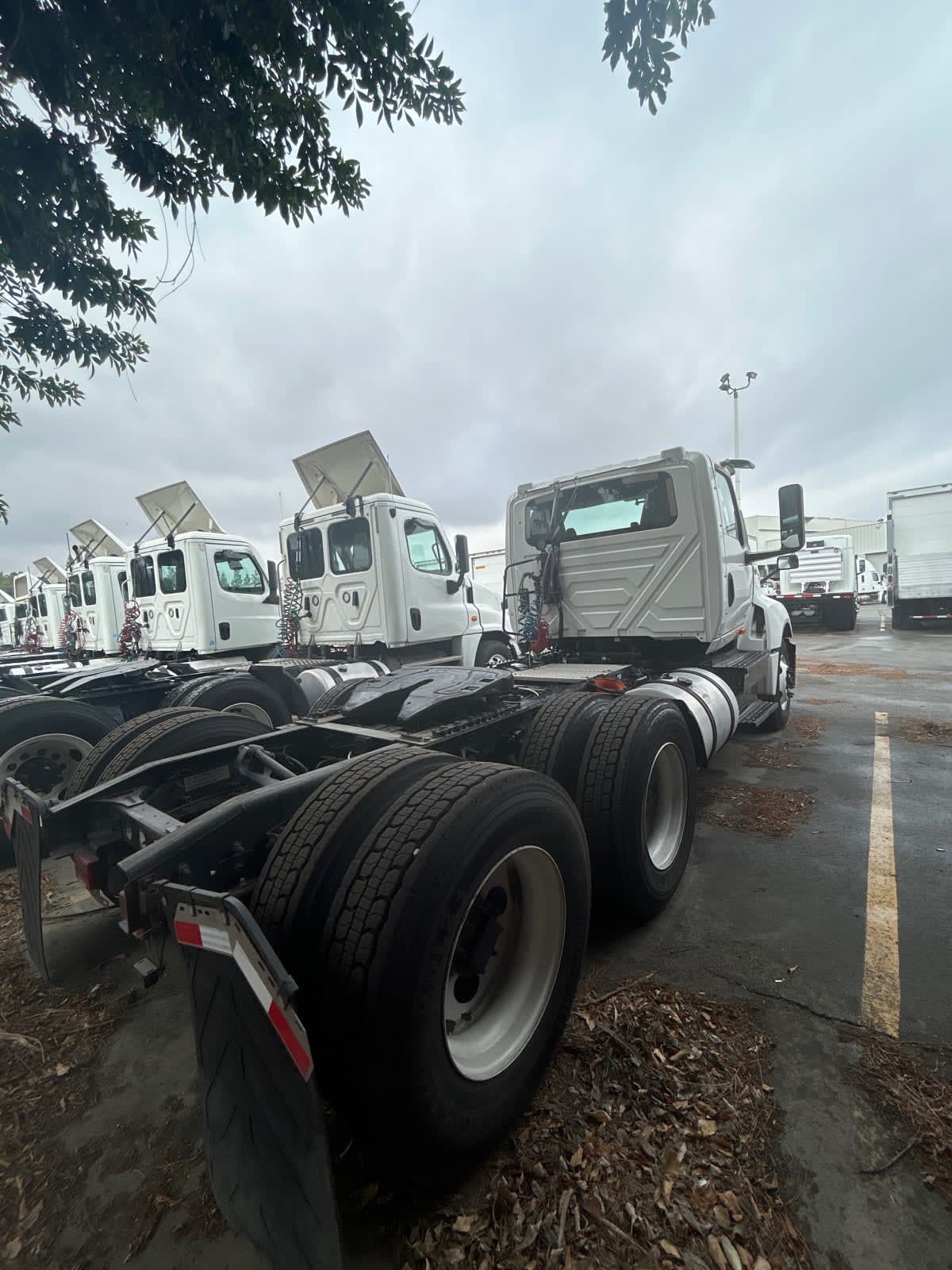 2019 Navistar International LT625 DAYCAB T/A 866709