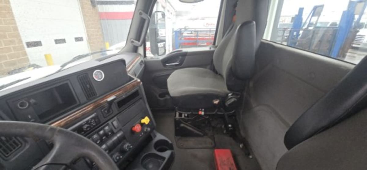 2019 International - image 11