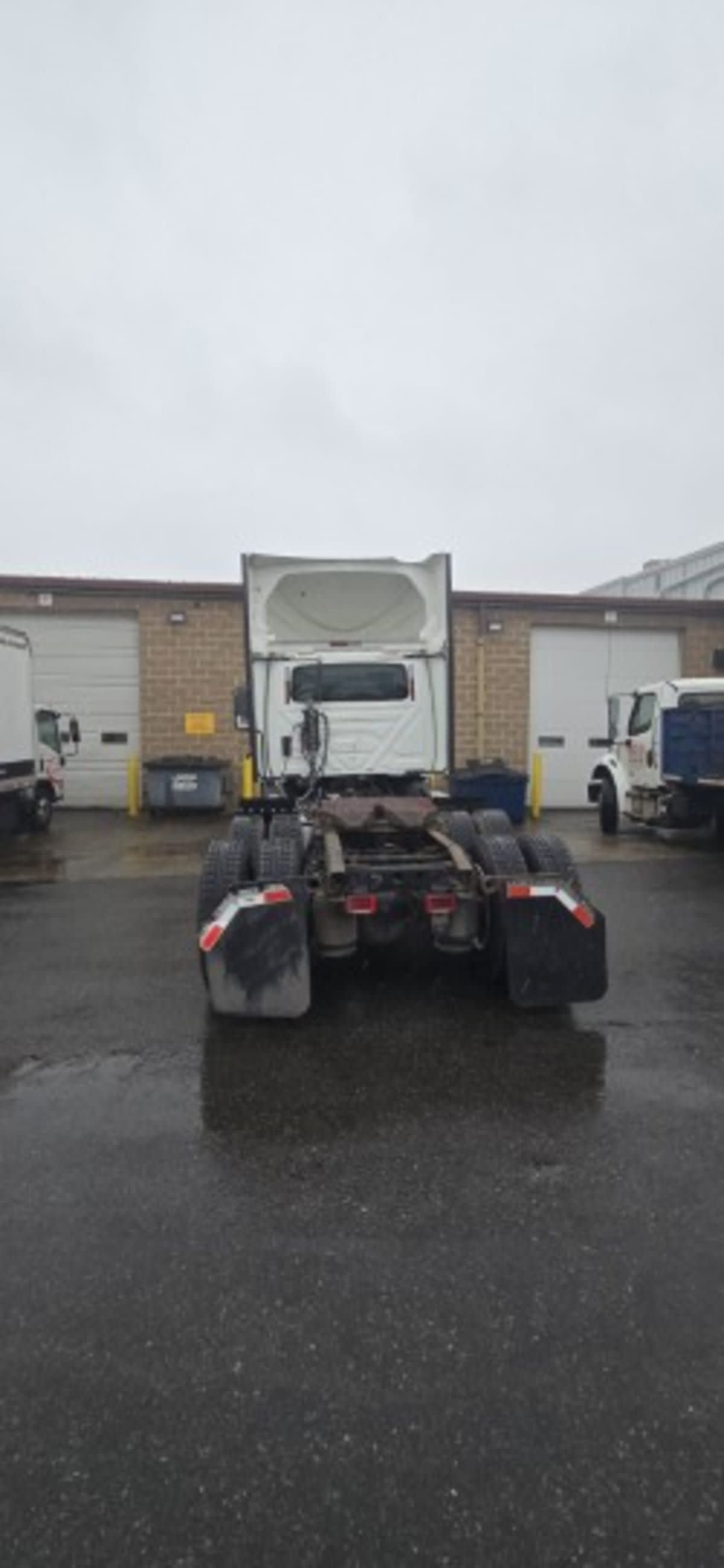 2019 International - image 5