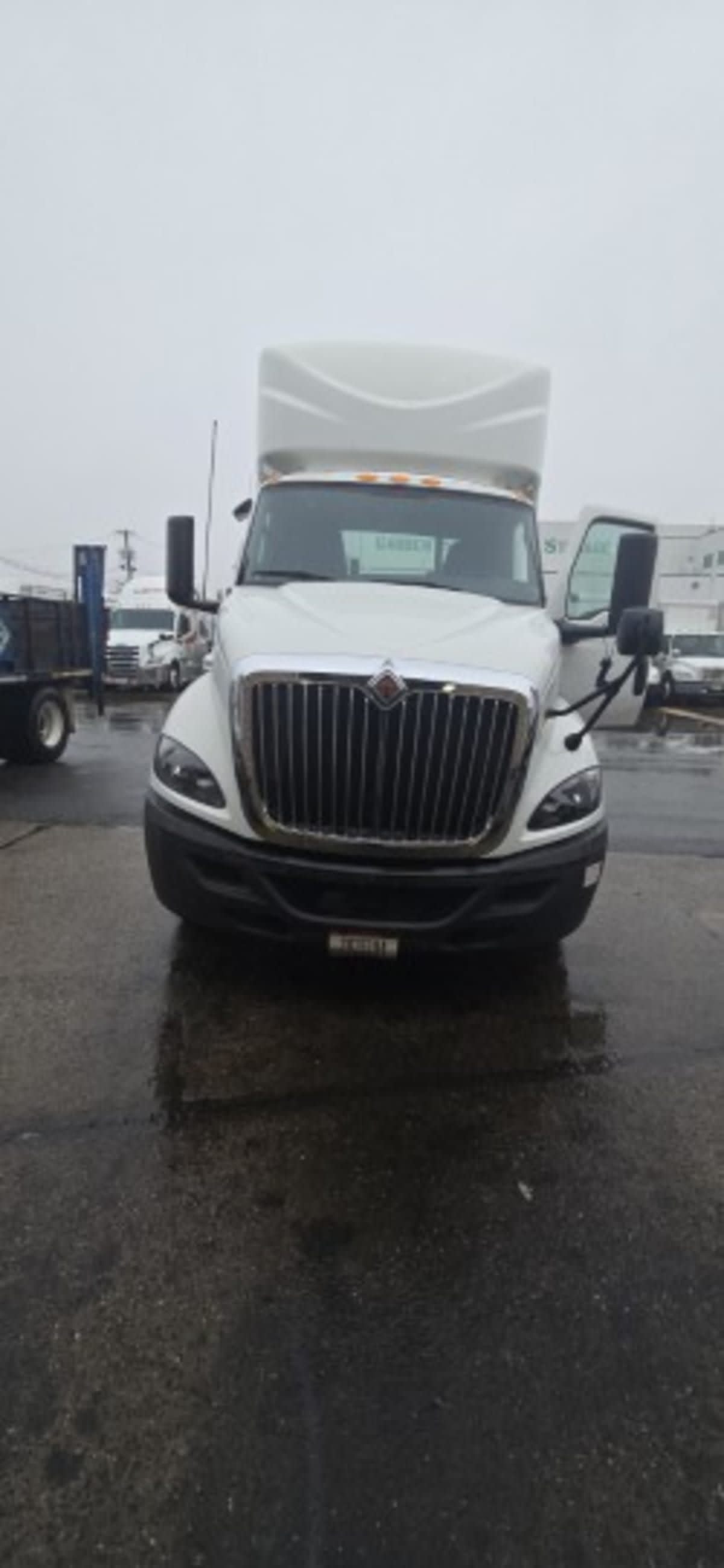 2019 International - image 2