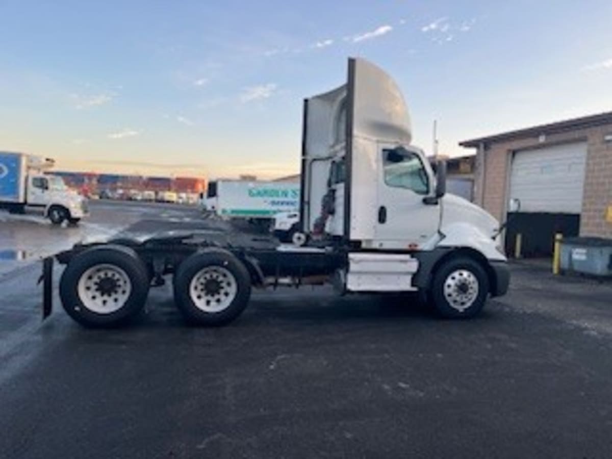 2019 International - image 6