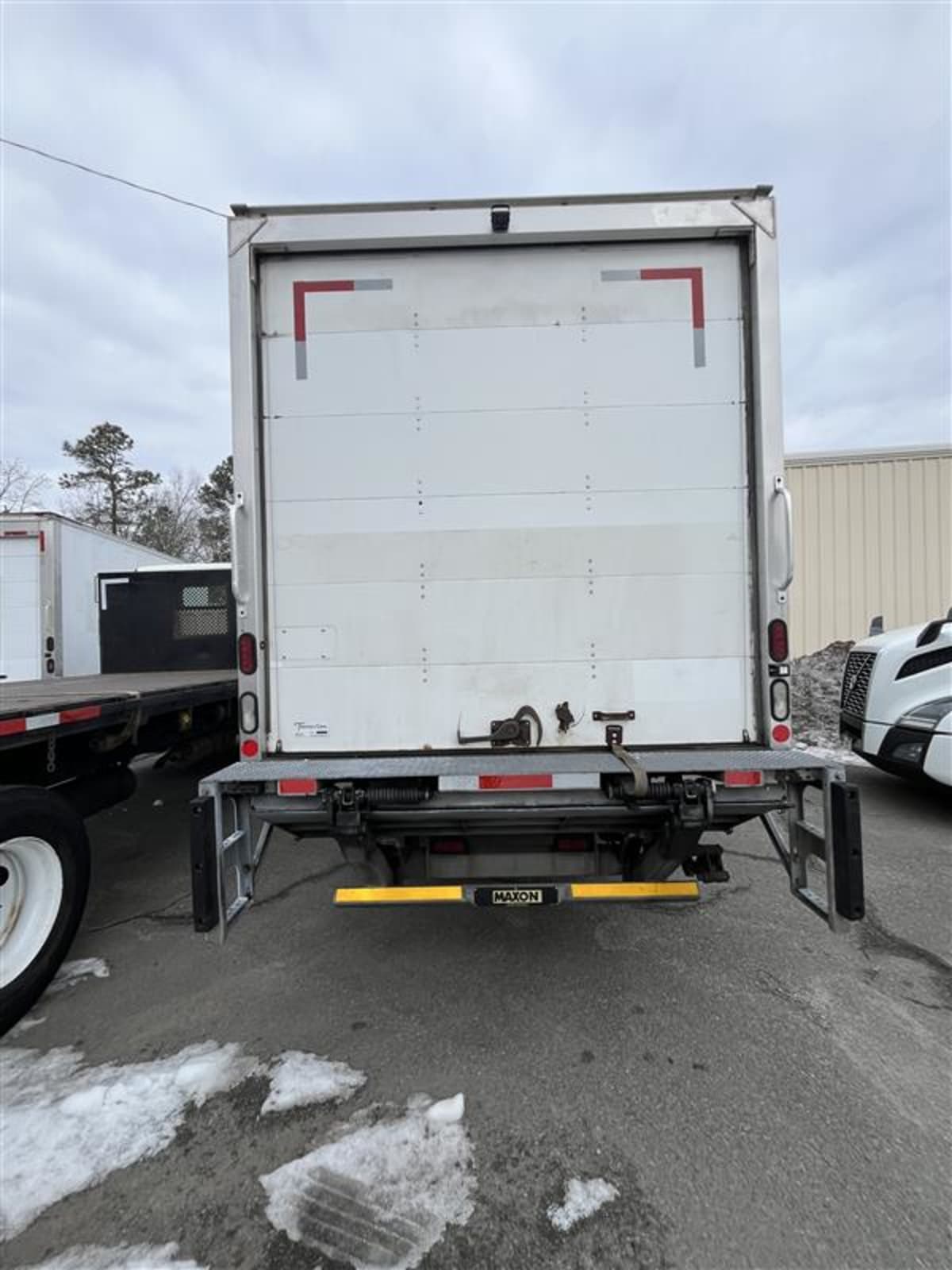 2019 Navistar International 4300 SBA 866867