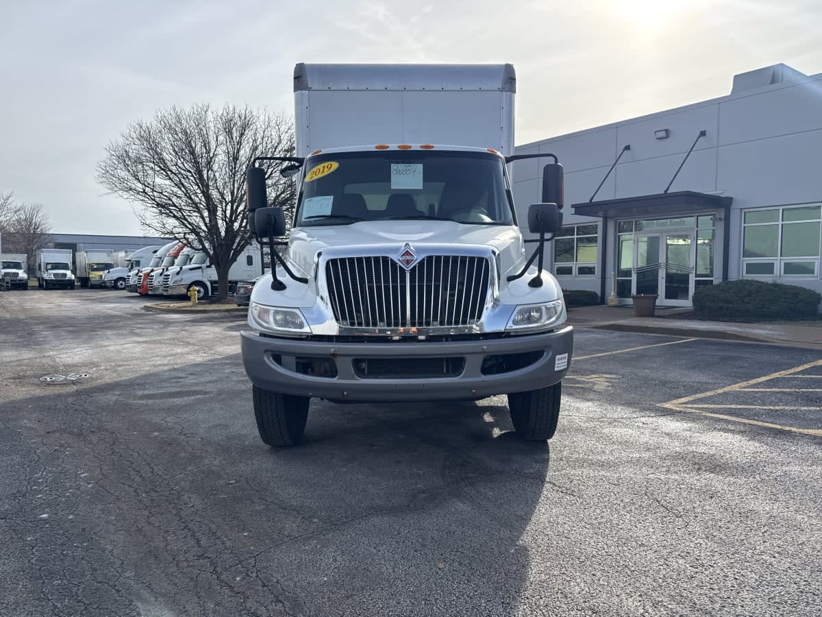 2019 Navistar International 4300 SBA 866884