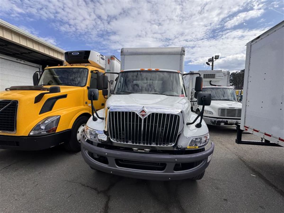2019 Navistar International 4300 SBA 866898