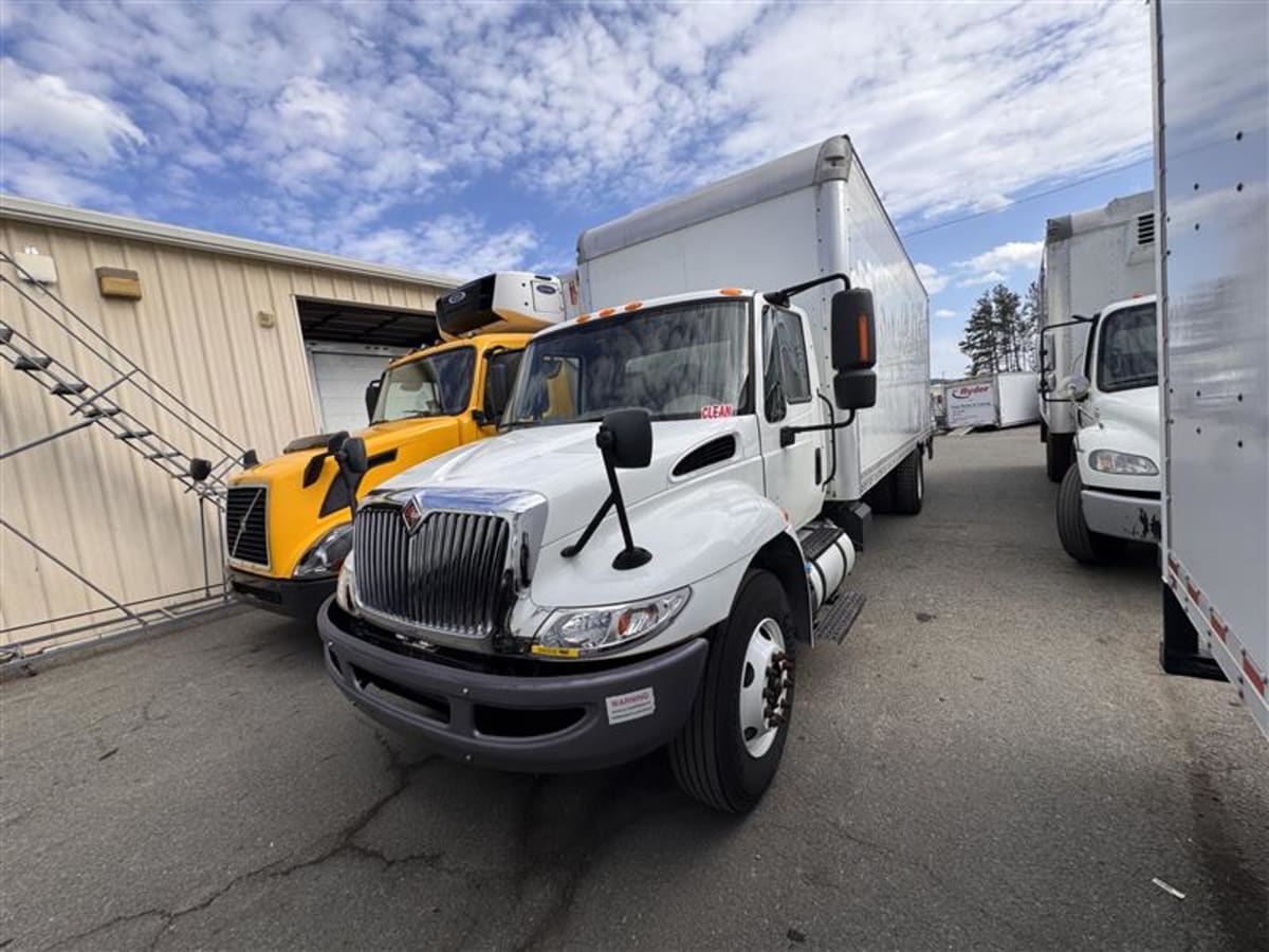 2019 Navistar International 4300 SBA 866898