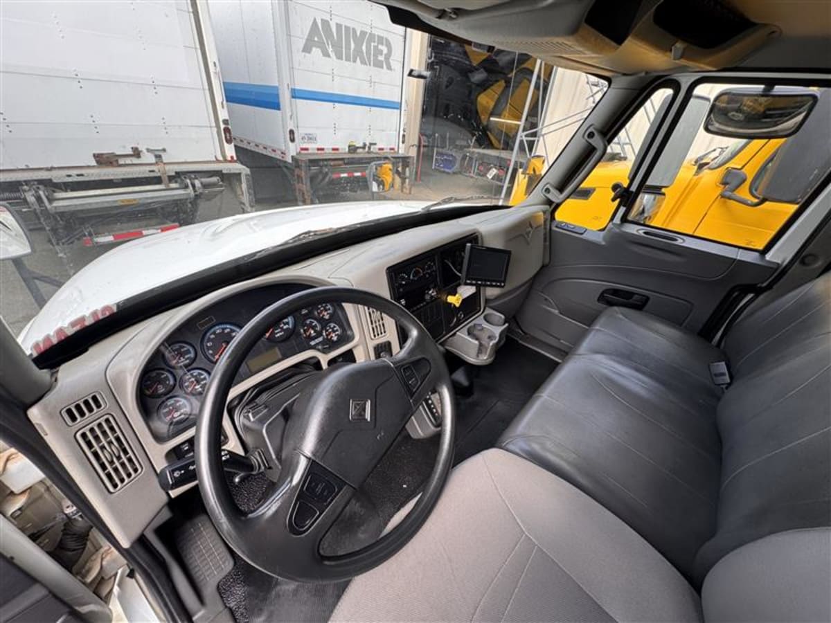 2019 Navistar International 4300 SBA 866898